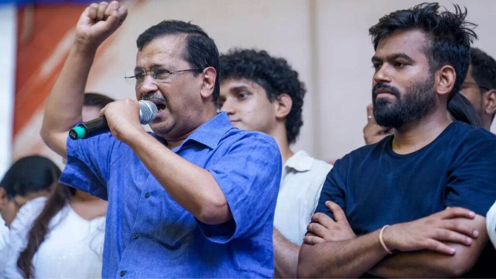 Delhi News: वांगचुक को अस्पताल ले जाने के बाद केजरीवाल ने अभिभावकों, छात्रों से जंतर-मंतर पहुंचने की अपील की