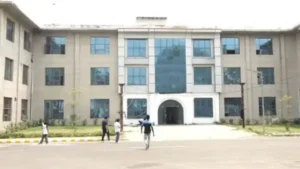 Faridabad News: छांयसा मेडिकल कॉलेज में बड़ी कार्रवाई, लापरवाही और बिजली चोरी में 4 नर्सें सस्पेंड