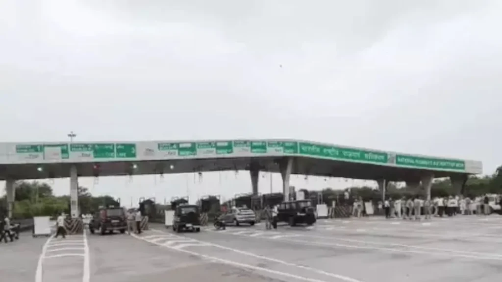Farmers Protest Yamunanagar: गुरनाम सिंह चढ़ूनी की गिरफ्तारी पर भड़के किसान, यमुनानगर के मिल्क माजरा टोल पर लगाया जाम