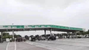 Farmers Protest Yamunanagar: गुरनाम सिंह चढ़ूनी की गिरफ्तारी पर भड़के किसान, यमुनानगर के मिल्क माजरा टोल पर लगाया जाम