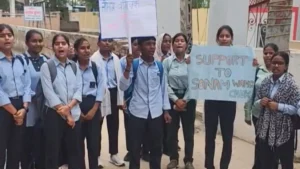 Haryana School News: सोनम वांगचुक के समर्थन में छात्राओं ने की नारेबाजी, कनीना मंडी के प्रिंसिपल नरेश कुमार सस्पेंड