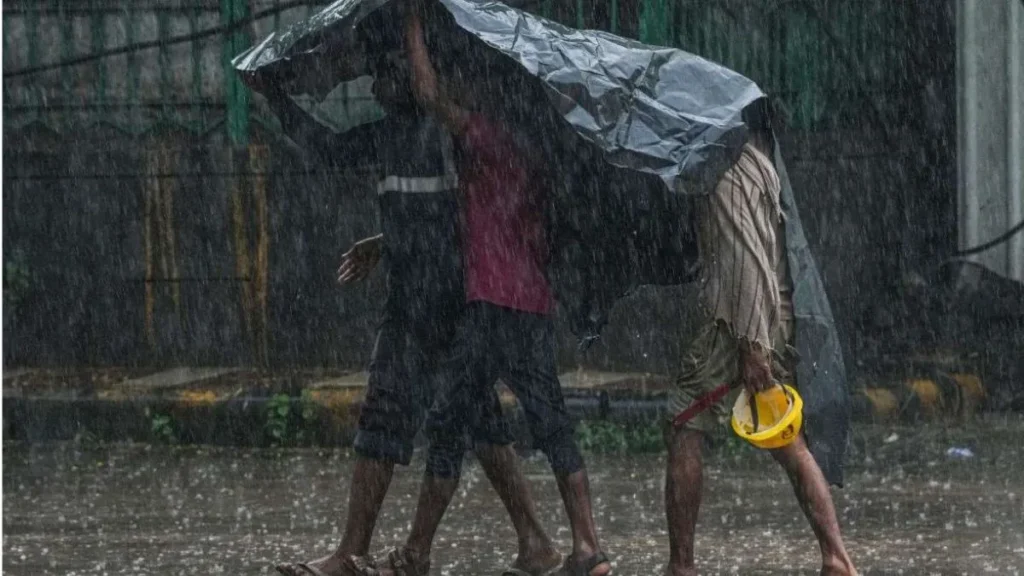 Haryana Weather: हरियाणा के इन 3 जिलों में अति भारी बारिश का ऑरेंज अलर्ट, जानें आपके शहर का मौसम