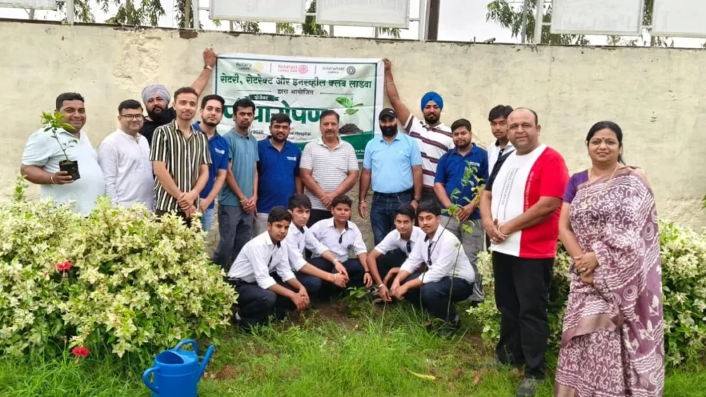 Ladwa News: गुरु पूर्णिमा पर लाडवा में पर्यावरण संदेश, हिंदू हाई स्कूल में बच्चों ने लिया पौधरोपण का संकल्प