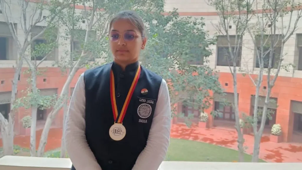International Biology Olympiad: अटेली की लाडली भव्या गुनवाल ने लिथुआनिया में जीता गोल्ड, देश का बढ़ाया मान