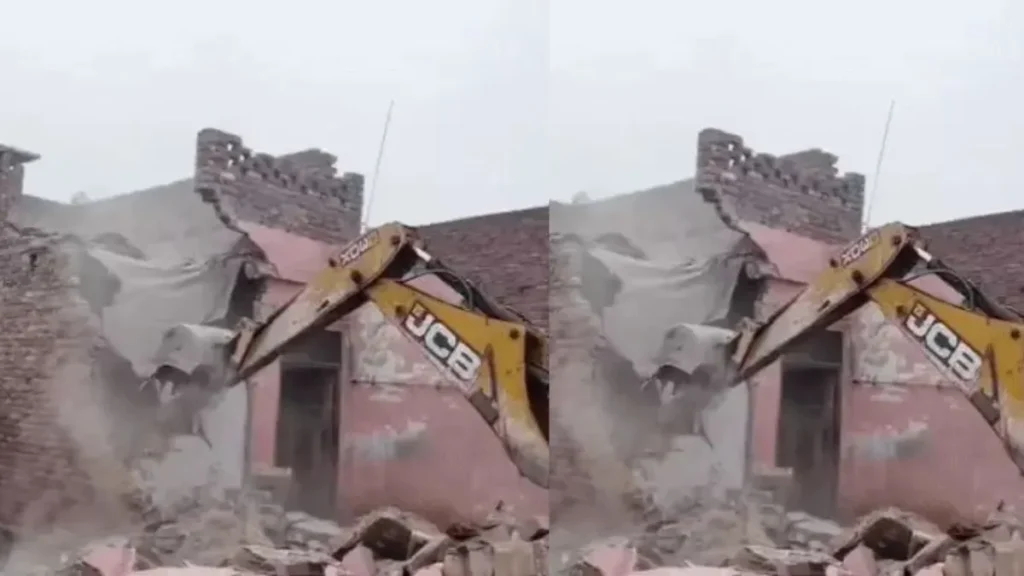 Kaithal News: कैथल में नशा तस्करों पर बड़ा प्रहार, सिरटा रोड पर 3 तस्करों के मकानों पर चला पुलिस का बुलडोजर