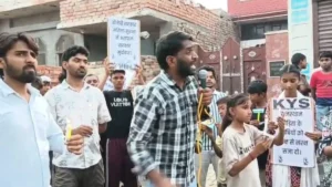 Kalayat News: हाथों में कैंडल और इंसाफ की तख्तियां, राजस्थान गैंगरेप के खिलाफ कलायत की सड़कों पर उतरीं छात्राएं
