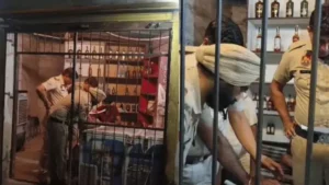 Karnal News: करनाल में आबकारी विभाग फेल! मुख्य सड़क पर चल रहा था फर्जी शराब ठेका, पुलिस ने किया भंडाफोड़