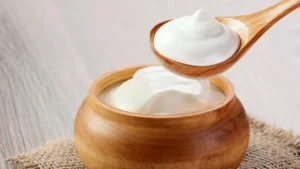 Keep Curd Fresh Monsoon: मानसून में बार-बार खट्टा हो जाता है दही? आज ही सुधारें ये 5 आम गलतियां