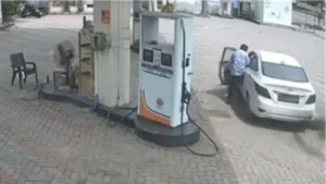 Kurukshetra News: शाहाबाद में ₹3500 का डीजल डलवाकर भागा कार सवार, रोकने के लिए चलती गाड़ी में कूदा सेल्समैन
