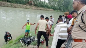 Kurukshetra News: पुल पर कार-बाइक की भिड़ंत, दोनों वाहन नहर में गिरे; दो युवकों की जान बची