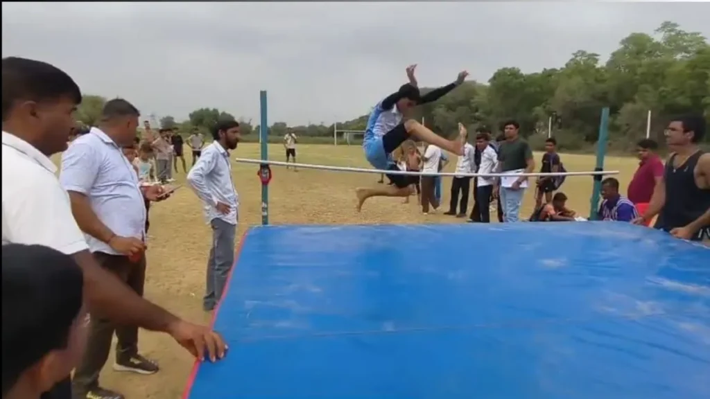 Mahendragarh School Sports: आरपीएस स्कूल में खंड स्तरीय खेलों का आगाज, पहले दिन 3 हजार खिलाड़ियों ने दिखाया दमखम