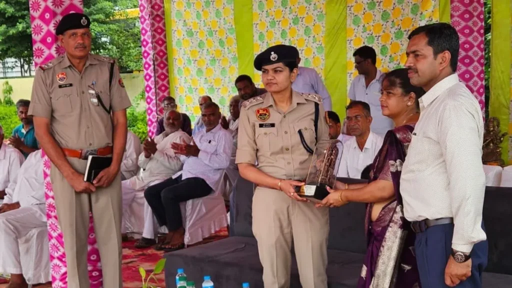 Narnaul News: नारनौल में महिला सुरक्षा और खेलों की बयार, सीबीएसई क्लस्टर गेम्स में डीएसपी ने जगाई आत्मरक्षा की अलख