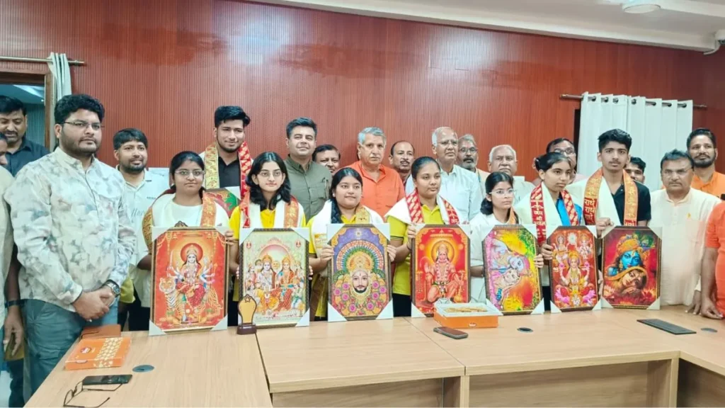 Narnaul NEET Students: जंतर-मंतर बवाल के बीच BJP का डैमेज कंट्रोल: नारनौल पहुंचे सांसद धर्मवीर सिंह ने नीट पास विद्यार्थियों को नवाजा