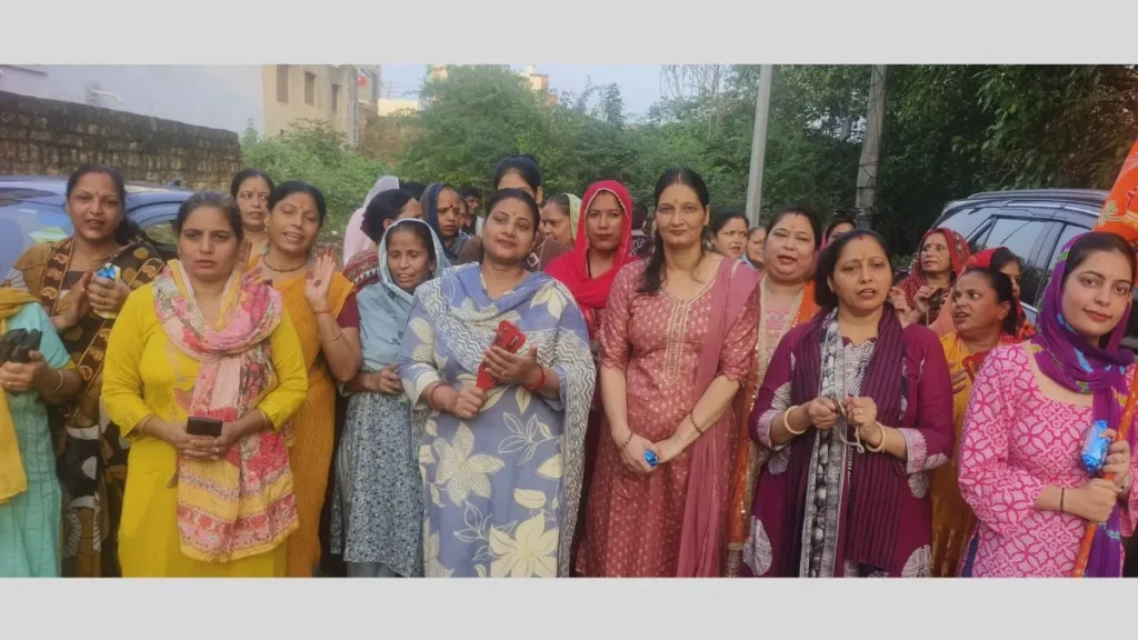 Narnaul News: नारनौल में 55वीं प्रभात फेरी का भव्य आयोजन: 'राधे-राधे' के संकीर्तन से भक्तिमय हुआ शहर