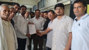 Narnaul News: जजपा-इनसो ने जंतर-मंतर लाठीचार्ज और पेपर लीक मामलों पर जताया विरोध, प्रधानमंत्री के नाम सौंपा ज्ञापन