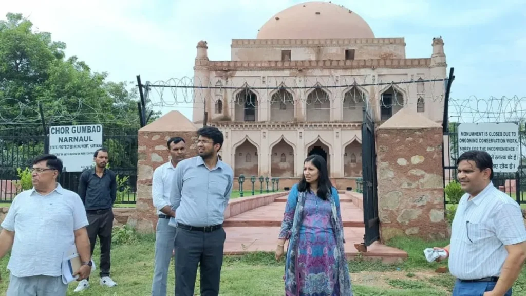 Narnaul News: डीसी अनुपमा अंजलि ने किया बीरबल का छत्ता और चोर गुंबद का औचक निरीक्षण, दिए कड़े निर्देश