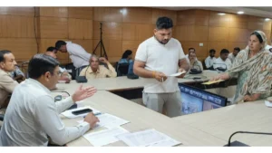 Narnaul Samadhan Shivir: फैमिली ID और प्रॉपर्टी ID की समस्याओं से परेशान लोगों को मिली राहत, 42 अर्जियों पर सुनवाई