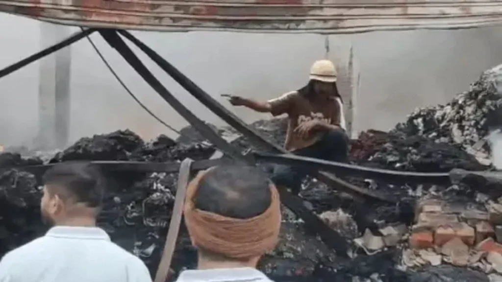 Panipat News: पानीपत में भीषण अग्निकांड, खिलौना फाइबर फैक्ट्री में लगी आग, जलकर खाक हुआ 70 टन माल