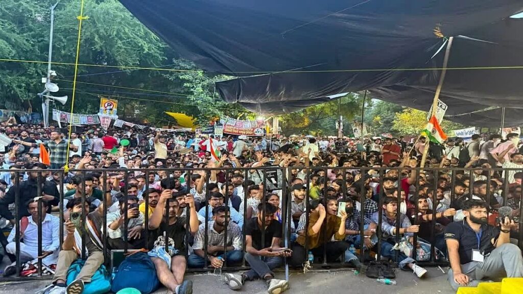 Parliament March: संसद मार्च से पहले जंतर-मंतर पर जुटे हजारों प्रदर्शनकारी, अनुमति नहीं मिलने से दिल्ली में बढ़ी सुरक्षा