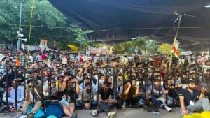 Parliament March: संसद मार्च से पहले जंतर-मंतर पर जुटे हजारों प्रदर्शनकारी, अनुमति नहीं मिलने से दिल्ली में बढ़ी सुरक्षा