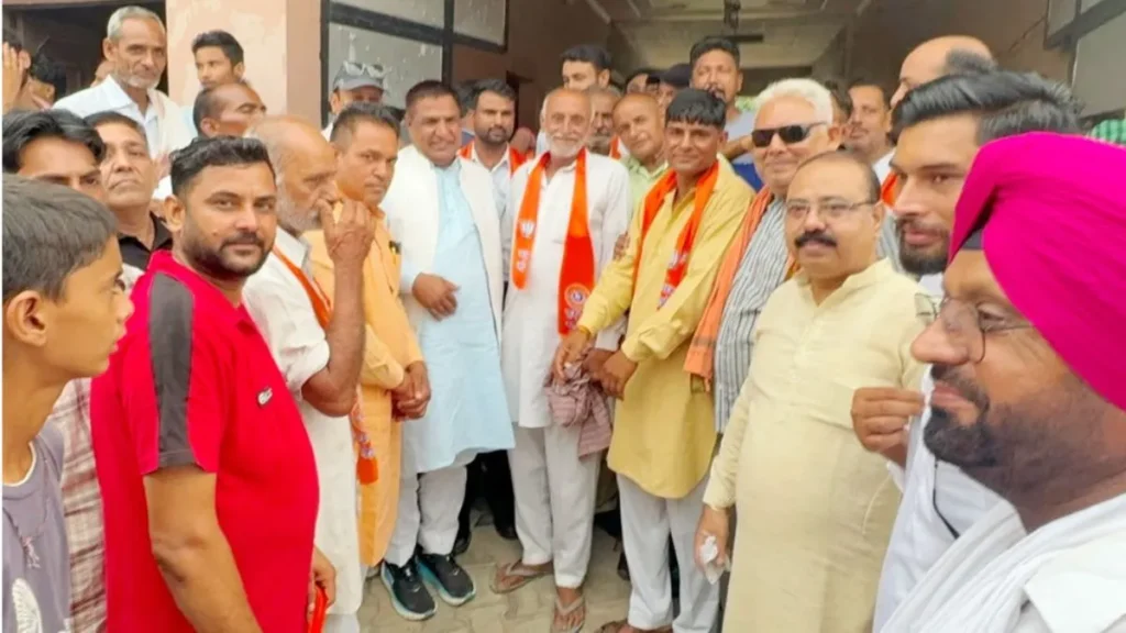 Pehowa Politics: पिहोवा में कांग्रेस को बड़ा झटका, वाइस चेयरमैन गुरप्रीत सिंह समर्थकों संग भाजपा में शामिल