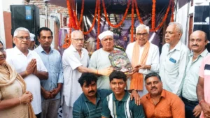 Pehowa News: पिहोवा में प्रभात फेरियों से गूंजा राधे-राधे, गौसेवा के लिए आगे आया कृष्ण कृपा परिवार