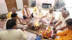 Rambilas Sharma Birthday Narnaul: गौड़ ब्राह्मण सभा ने मनाया प्रो. रामबिलास शर्मा का जन्मदिन, वैदिक रीति से हुआ यज्ञ