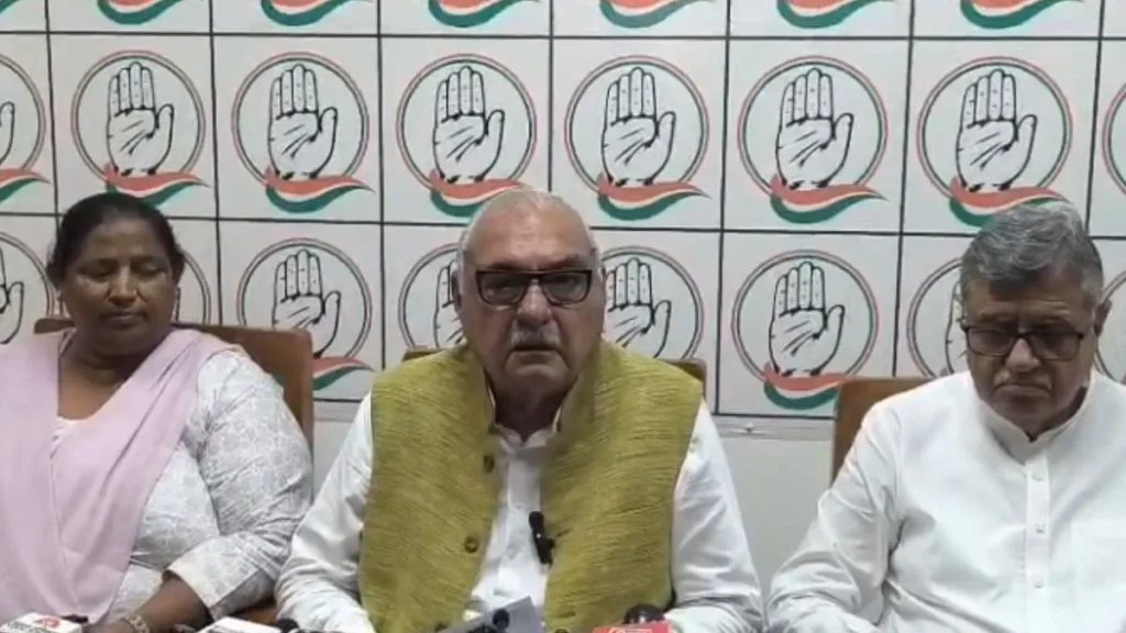 Rohtak News: सोनम वांगचुक की हिरासत पर भड़के हुड्डा, बोले— "अंग्रेजों ने भी गांधी जी के साथ ऐसा बर्ताव नहीं किया था"