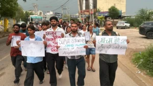 Rohtak News Protest: रोहतक में सुपवा के छात्रों का बड़ा प्रदर्शन, पेपर लीक और जंतर-मंतर लाठीचार्ज के खिलाफ निकाला मार्च