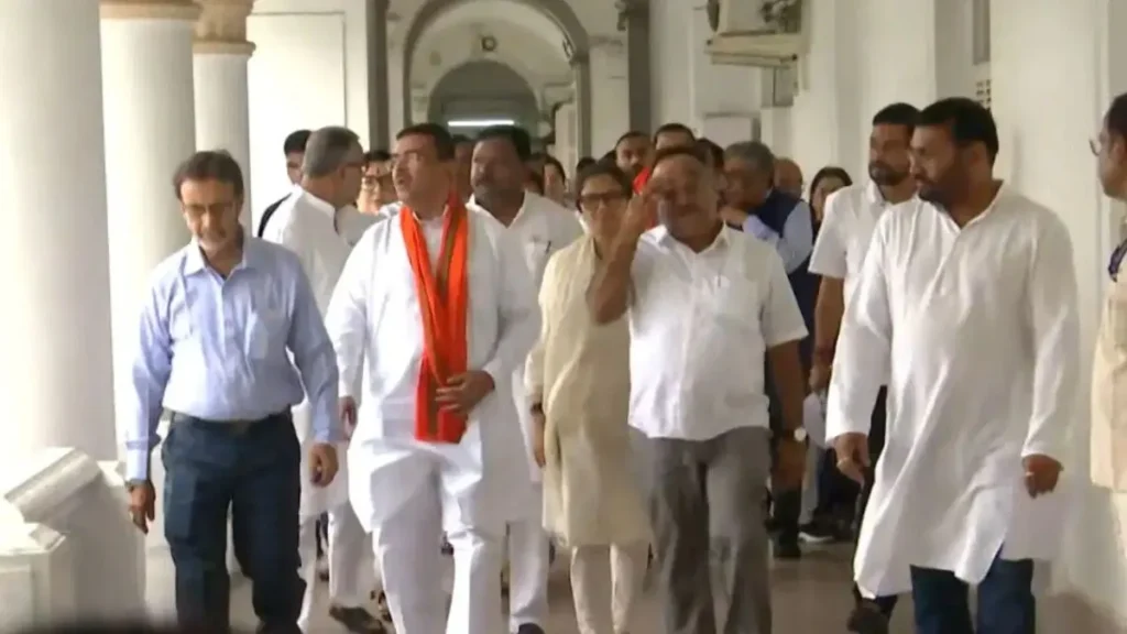 पूर्व TMC नेताओं सुष्मिता देव, सुखेंदु राय और प्रकाश बराइक ने भाजपा से भरा राज्यसभा नामांकन