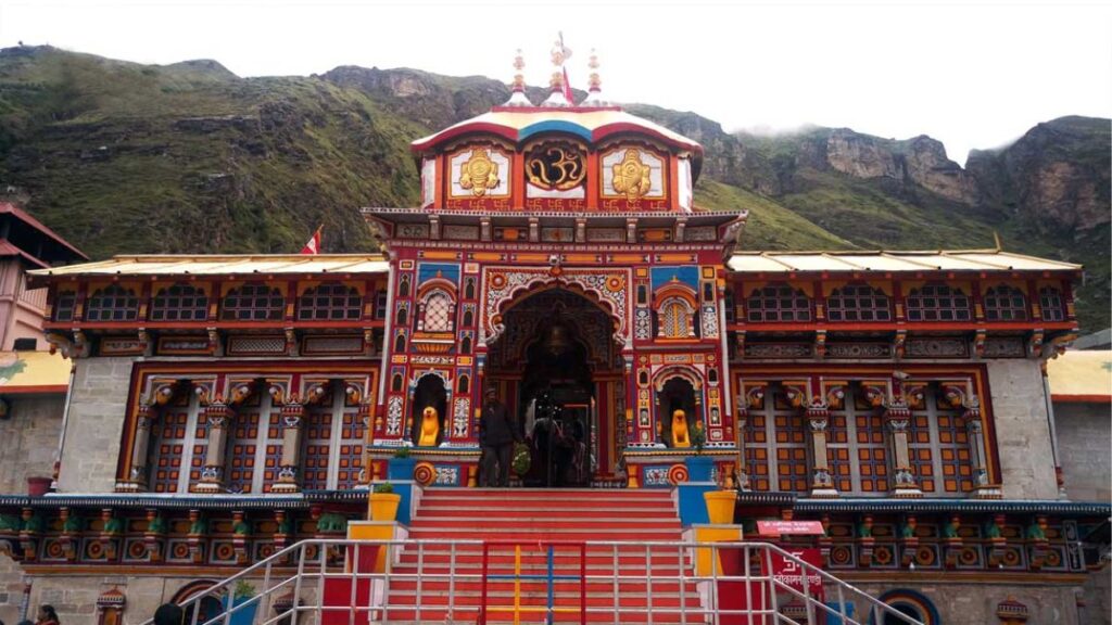 Uttarakhand News: बदरीनाथ मंदिर में चढ़ावे के प्रबंधन में कथित अनियमितताओं की जांच शुरू