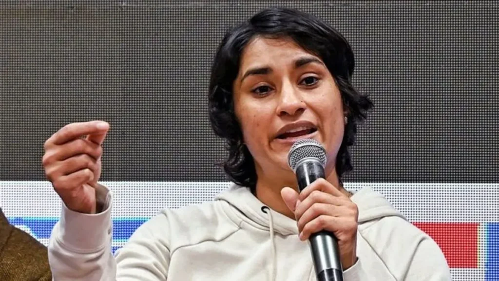 Vinesh Phogat Student Protest: जंतर-मंतर लाठीचार्ज पर भड़कीं विनेश फोगाट, कहा- छात्राओं से बदसलूकी की हदें पार हुईं