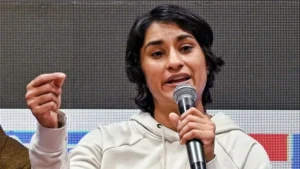 Vinesh Phogat Student Protest: जंतर-मंतर लाठीचार्ज पर भड़कीं विनेश फोगाट, कहा- छात्राओं से बदसलूकी की हदें पार हुईं