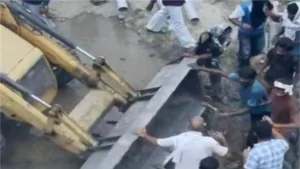 Yamunanagar News: यमुनानगर में दुकान के प्लॉट को लेकर भिड़े दो पक्ष, जान से मारने के लिए चढ़ाई जेसीबी