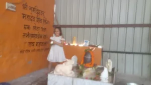 Ateli News: शनिदेव मंदिर में नर्मदेश्वर शिवलिंग की स्थापना, हर-हर महादेव के जयकारों से गूंजा अटेली मंडी