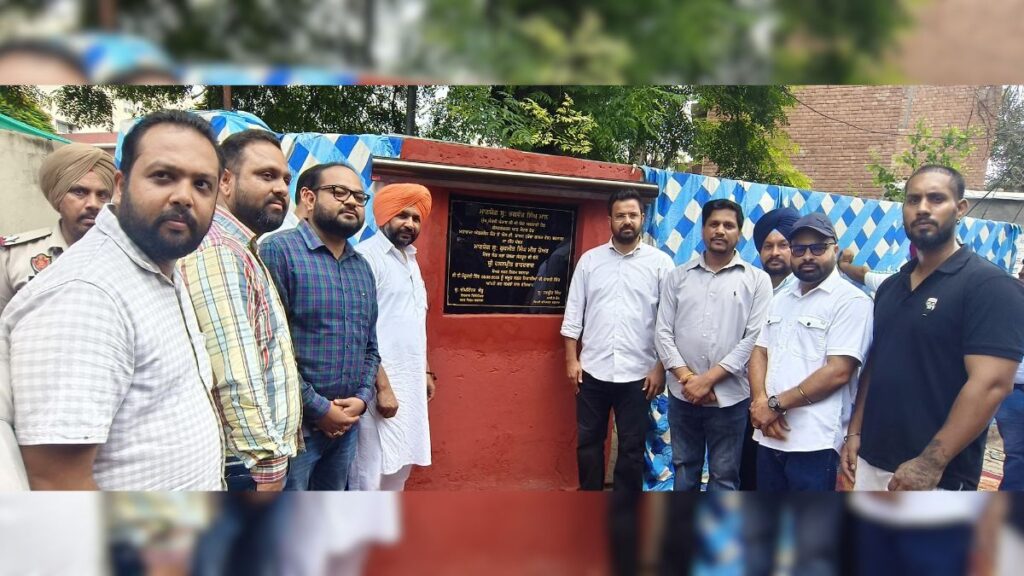 Barnala News: मेयर हसनप्रीत भारद्वाज ने किया 90 लाख की लागत से कच्चा कॉलेज रोड के निर्माण कार्य का उद्घाटन