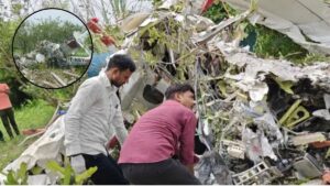 Breaking: कानपुर में उड़ान भरने के 20 मिनट बाद विमान क्रैश, 100 फीट ऊपर डगमगाने के बाद पेड़ों से टकराया, पायलट-ट्रेनी की मौत