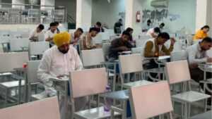 Chandigarh News: चन्नी की परीक्षा वाली फोटो पर विवाद, PU के नियमों को लेकर उठे सवाल