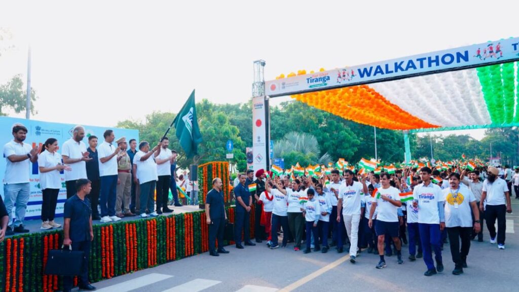 Chandigarh Tiranga Yatra: सुखना लेक पर तिरंगे के साथ दौड़ा देशभक्ति का जज्बा, प्रशासक ने दिलाई नशामुक्ति की शपथ