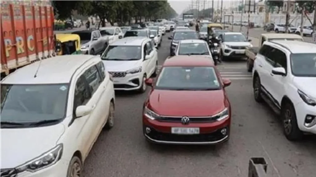 Delhi News: 15 अगस्त को लेकर अलर्ट मोड पर पुलिस, भारी वाहनों की दिल्ली नो-एंट्री का शेड्यूल जारी