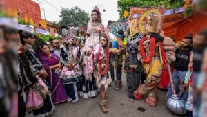 Diggi Kalyanji Padayatra: जयपुर से डिग्गी कल्याणजी के लिए लक्खी पदयात्रा शुरू, भक्ति गीतों के बीच उमड़ा श्रद्धालुओं का सैलाब
