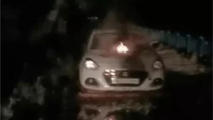 Fatehabad News: टोहाना में चलती स्विफ्ट कार बनी आग का गोला, कूदकर बचाई दो युवकों ने जान