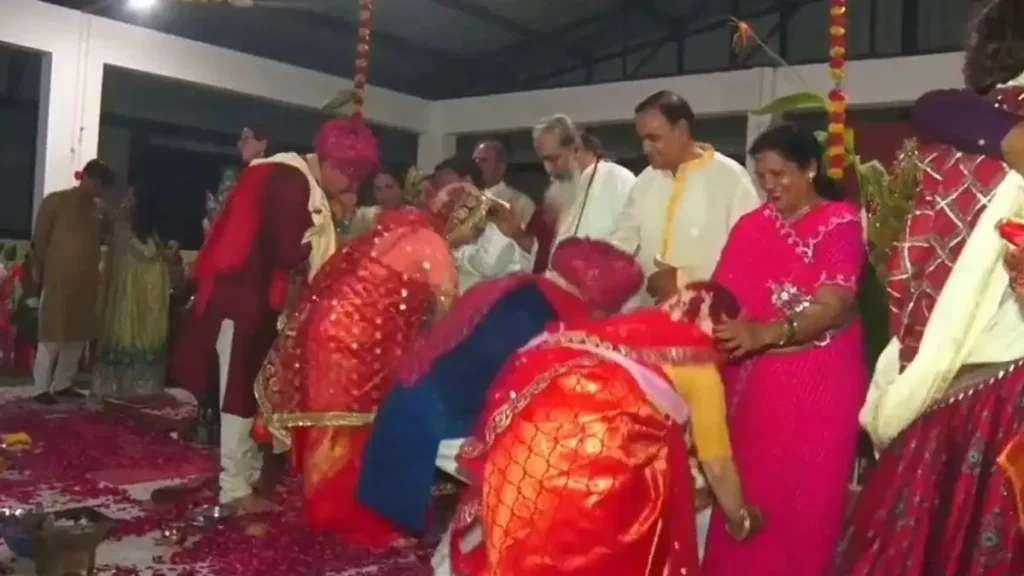 Foreign Couples Marriage: उज्जैन में अनोखी शादी: इटली, स्पेन और इंग्लैंड के 3 जोड़ों ने अग्नि को साक्षी मान लिए सात फेरे