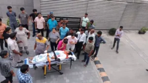 Gurugram News: गुरुग्राम में पालतू बिल्ली को पकड़ते वक्त PG की 12 फीट गहरी बेसमेंट में गिरी महिला, ICU में भर्ती