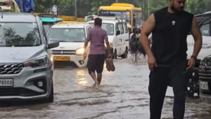 Gurugram Waterlogging: गुरुग्राम में 1 घंटे की बारिश ने खोली ड्रेनेज की पोल, हाईवे पर 5 KM लंबा जाम