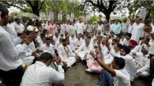 HKRN Protest: 'युवाओं की गूंज' अभियान के तहत एचकेआरएन दफ्तर पर प्रदर्शन, 100 गाड़ियों के साथ पहुंचे युवा