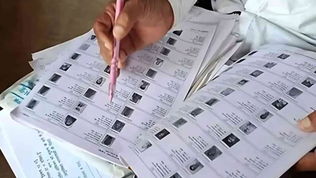 Haryana News: हरियाणा में 44.84 लाख वोटरों के रिकॉर्ड में गड़बड़ी, चुनाव आयोग ने 8.91 लाख को भेजा नोटिस
