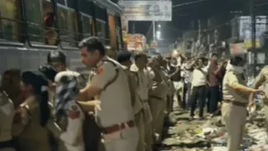 Haryana Sanitation Workers Strike: हरियाणा में आधी रात बवाल: झज्जर और हिसार में सफाई कर्मियों और पुलिस में भिड़ंत, 130 हिरासत में