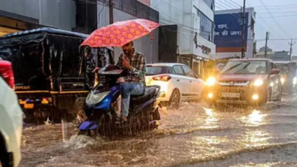 Haryana Weather: 16 जिलों में बारिश की चेतावनी, जानें 6 अगस्त तक कैसा रहेगा आपके शहर का मौसम
