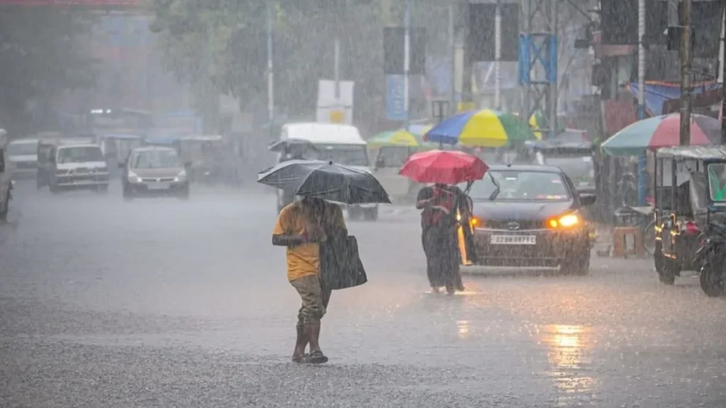 Haryana Weather: हरियाणा में कमजोर पड़ा मानसून, 13 जिलों में तापमान 35 के पार, उमस ने बढ़ाई मुश्किलें